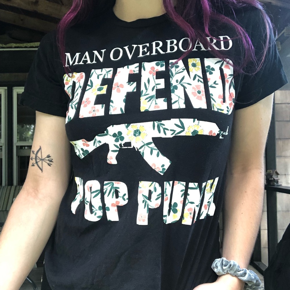 Man overboard tee